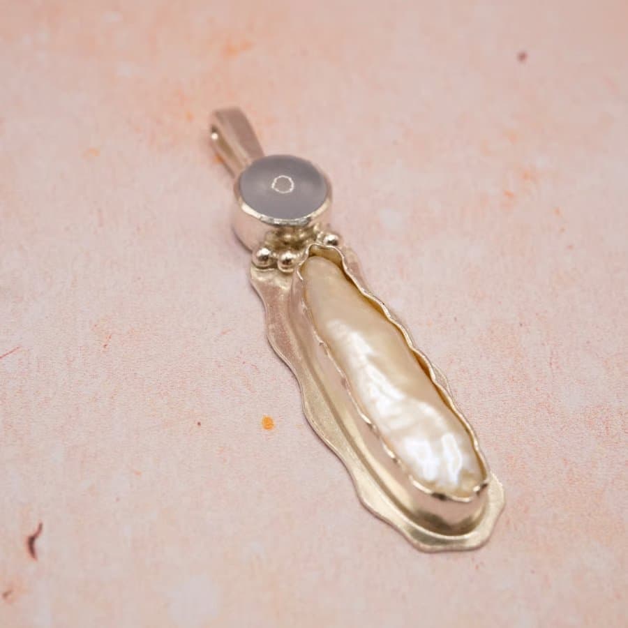 Фото 2 из 3: Подвеска Biwa Pearl Drop с халцедоном