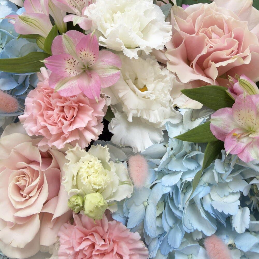 Фото 5 из 5: Большая корзина с яркими цветами 🌸