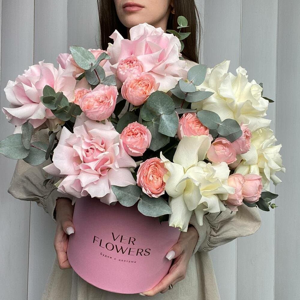 Фото товара 🩷Французские розы с пионовидной кустовой розой Джульетта🌸